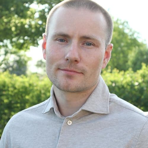 Joel Brusell headshot